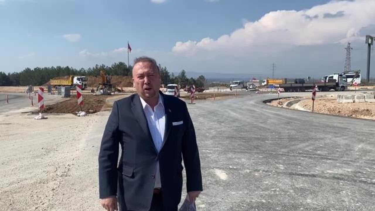 Özkan Yalım'dan Hükümete 'Uşak Çevre Yolu' Çağrısı: "Mevcut Projede Burada Köprü Var. Seçim Sevdasından Vazgeçin, Bu Köprüyü Yaptıktan Sonra Bu Yolu...