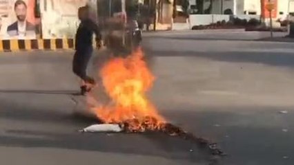 सिंगरौली: केद्र सरकार का कांग्रेसियों ने फूंका पुतला, लगाए यह आरोप