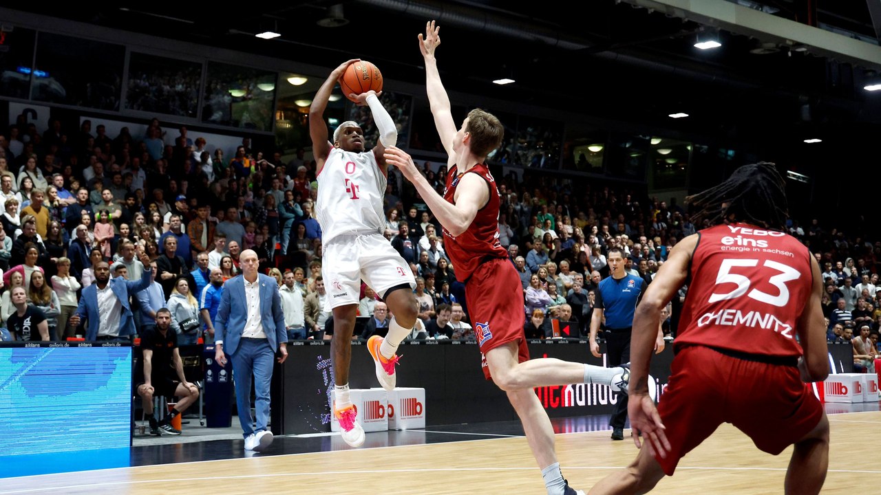 Späte Entscheidung: Bonn sichert Play-offs mit Sieg in Chemnitz