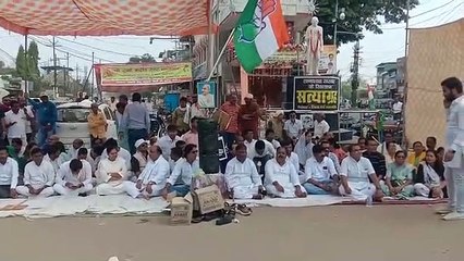 कांग्रेसियों ने किया सत्याग्रह आंदोलन