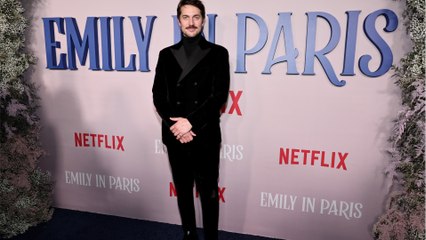 Voici - Lucas Bravo fête ses 35 ans : sa mère est une ancienne chanteuse et animatrice télévisée