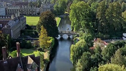 Documental Hawking Más Allá De La Ciencia