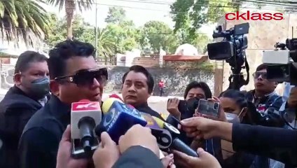 Gustado Bermúdez al llegar a la funeraria a dar el pésame a la familia del actor Xavier López "Chabelo".