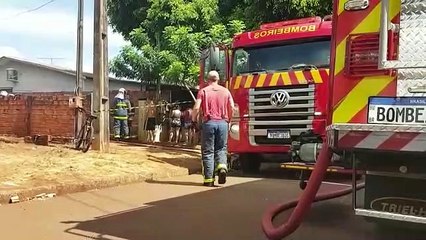 Download Video: Bombeiros falam sobre o perigo de se aproximar de residências em chamas