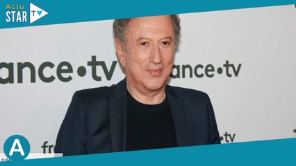 “Qui c’est ce c*nnard en plein milieu ?”: cette fois où Michel Drucker a été insulté sur un plateau