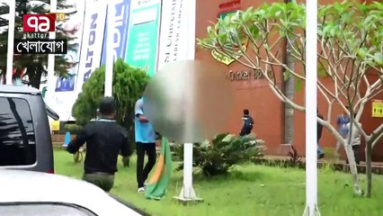 স্বাধীনতার মাসে উড়ছে কমলা-সবুজ পতাকা .