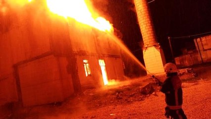 300 yıllık tarihi cami yanarak kullanılmaz hale geldi