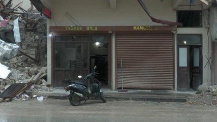 Antakya'da Ramazan Ayında Kepenk Açan Fırıncı: "Elektrik, Su Yok. Herhangi Bir Yardım Almadık"