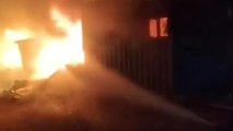 देवास: अज्ञात कारणों के चलते तीन दुकान में लगी आग ,मशक्कत के बाद पाया गया काबू