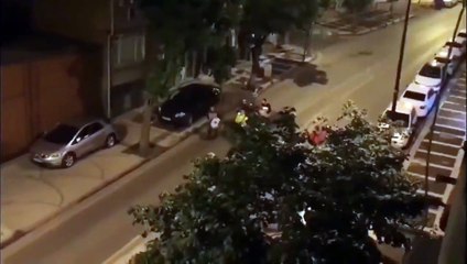 Oruç tutanlar sahura bu kez davulla değil elektro gitarla uyandırıldılar