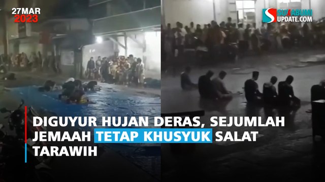 Diguyur Hujan Deras, Sejumlah Jemaah Tetap Khusyuk Salat Tarawih