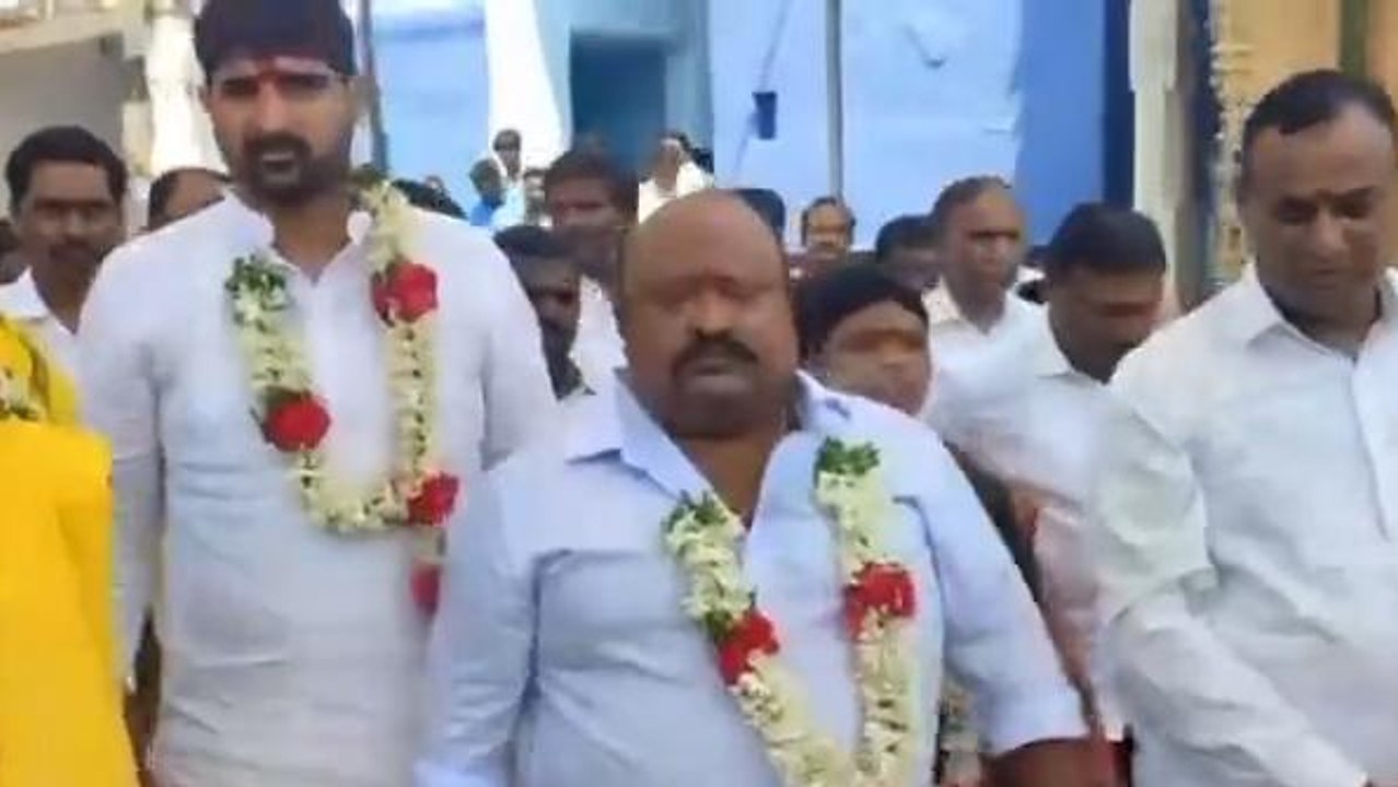 హుజురాబాద్: భక్తులకు ఇబ్బందులు లేకుండా చూడాలి.. మంత్రి ఆదేశాలు..!