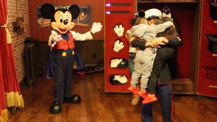 Mickey Mouse Helps Military Dad Surprise Kids With Homecoming