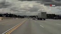 Korkunç kaza kamerada: Araçtan fırlayan tekerlek, diğer araca takla attırdı