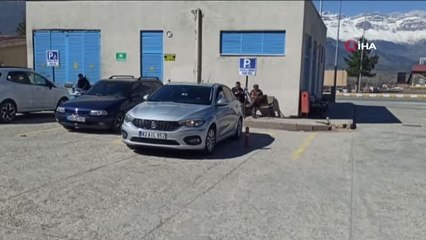 Yastık içerisine gizlenmiş 1 kilo sentetik uyuşturucuyla yakalanan şahıs tutuklandı