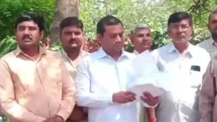 मथुरा: सहकारी समिति चुनावों में की जा रही गड़बड़ी, जिला अधिकारी को सौंपा ज्ञापन