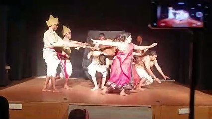 लाल पानी देखने पहुंचें दर्शक, कलाकारों के अ​भिनय ने किया प्रभावित