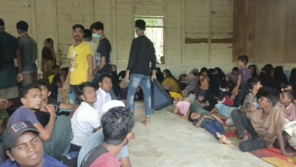 Más de 180 rohinyás llegan en barco a las costas de Indonesia