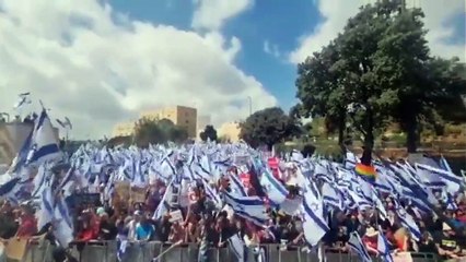 Riforma giustizia Israele, folla in piazza davanti a Knesset - Video