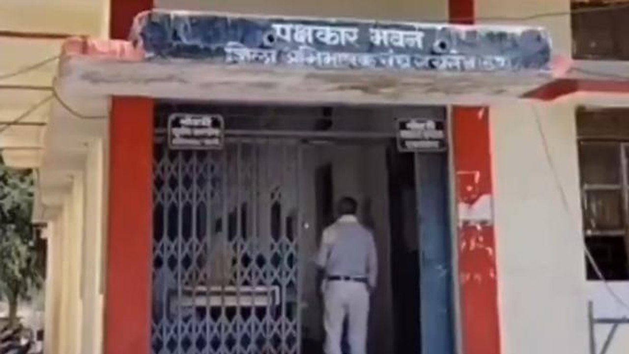 रायसेन: मांगों को लेकर वकील हुए लामबंद, जिले के...
