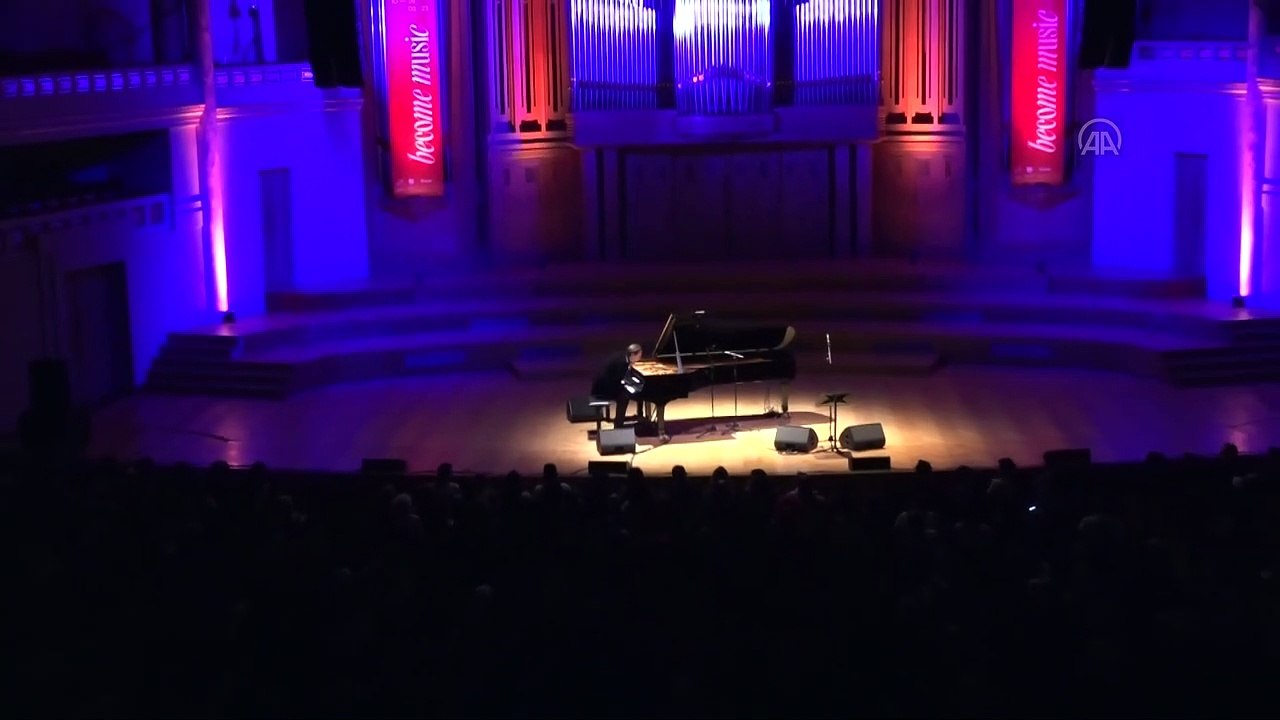 Paris'in ardından Brüksel! Fazıl Say ve Serenad Bağcan depremzedeler için sahnede