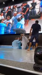 Delegada Adriana Belém é batizada nas águas