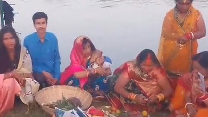 सारण: बड़ा पोखरा में हजारों छठ व्रतियों ने डूबते सूर्य कों दिया अर्ध्य, सुरक्षा व्यवस्था सख्त