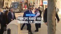 Príncipe Harry aparece inesperadamente em audiência em tribunal em Londres