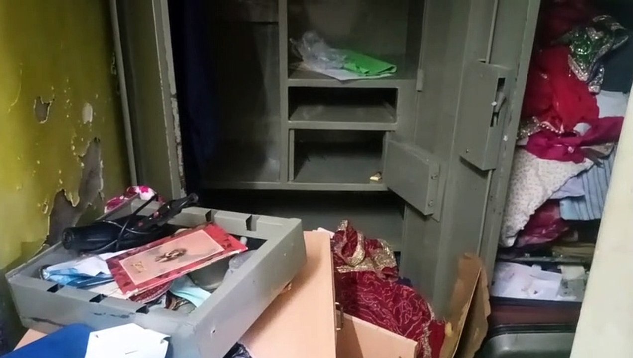 सूने मकान में बच्चा गिरोह ने की लाखों की चोरी, कैमरे में घटना कैद
