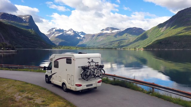 Easter holidays: UK day trips & overnight stays guide and travel advice