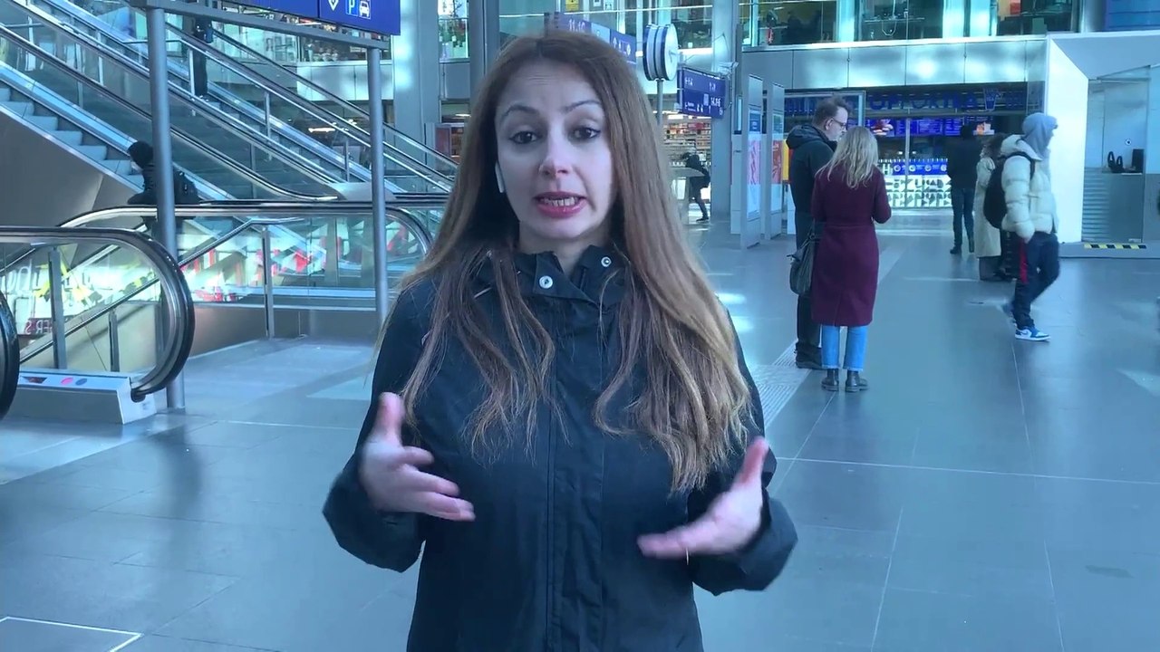 مراسلة #العربية راغدة بهنام: استمرار حركة الإضراب في قطاع النقل بـ #ألمانيا وجلسة مفاوضات بين النقابات وشركات النقل لزيادة رواتب الموظفين