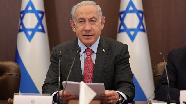 Benjamín Netanyahu da un paso atrás y aplaza la reforma judicial por masivas protestas en Israel