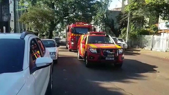 Fumaça de churrasqueira assusta vizinhos que chamam Bombeiros