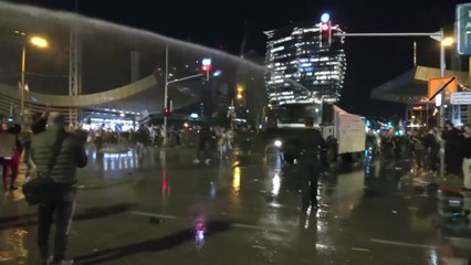 #إسرائيل.. اشتباكات عنيفة بين الشرطة والمحتجين الرافضين لتعليق الإصلاحات القضائية #العربية