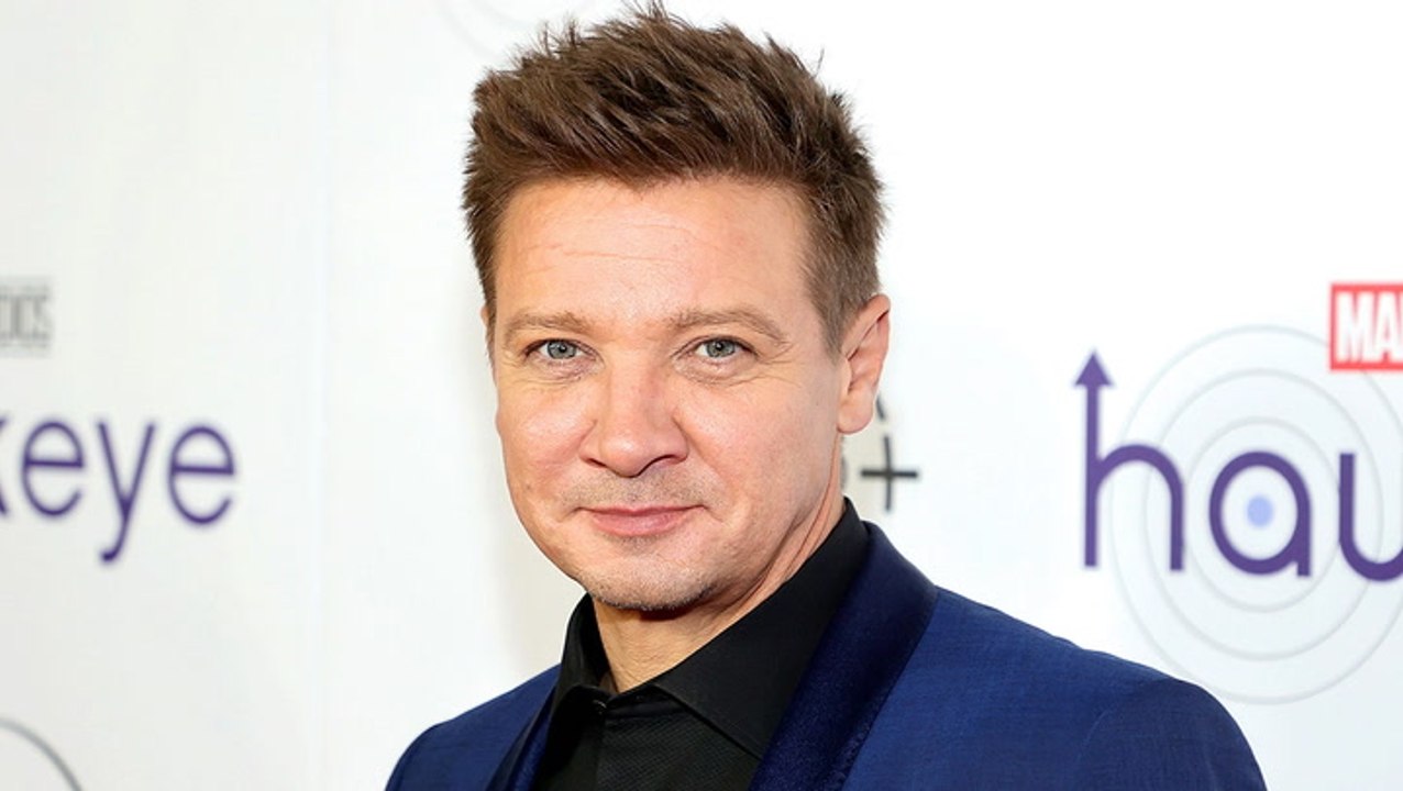 Jeremy Renner Shares Video Walking on Anti-Gravity Treadmill After Snowplow Accident: “Time for My Body to Rest and Recover” | THR News