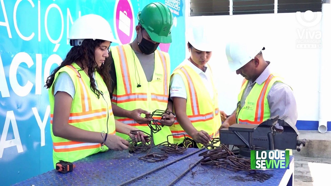 Stefany Zuñiga, madre soltera y mejor alumna de educación técnica de Nicaragua