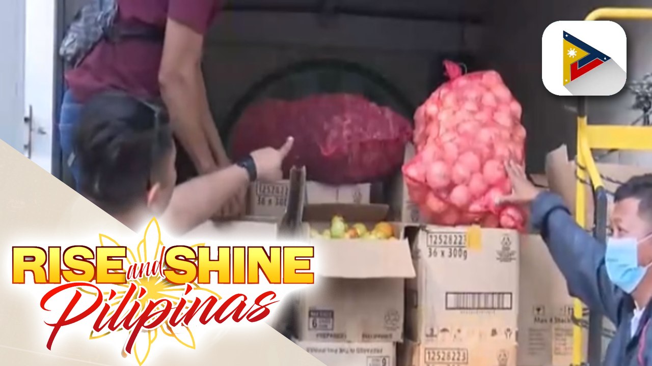 Ilang truck ng bigas at kilu-kilong sibuyas at kamatis, dumating sa tanggapan ng DA ngayong Martes