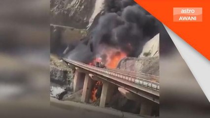 Bas melanggar jambatan, 20 jemaah umrah terbunuh