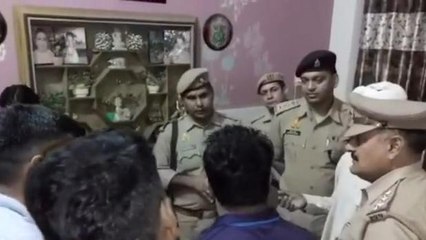 बागपत: स्टेशन मास्टर की पत्नी का शव फंदे पर लटका मिला, पुलिस ने पति को अरेस्ट
