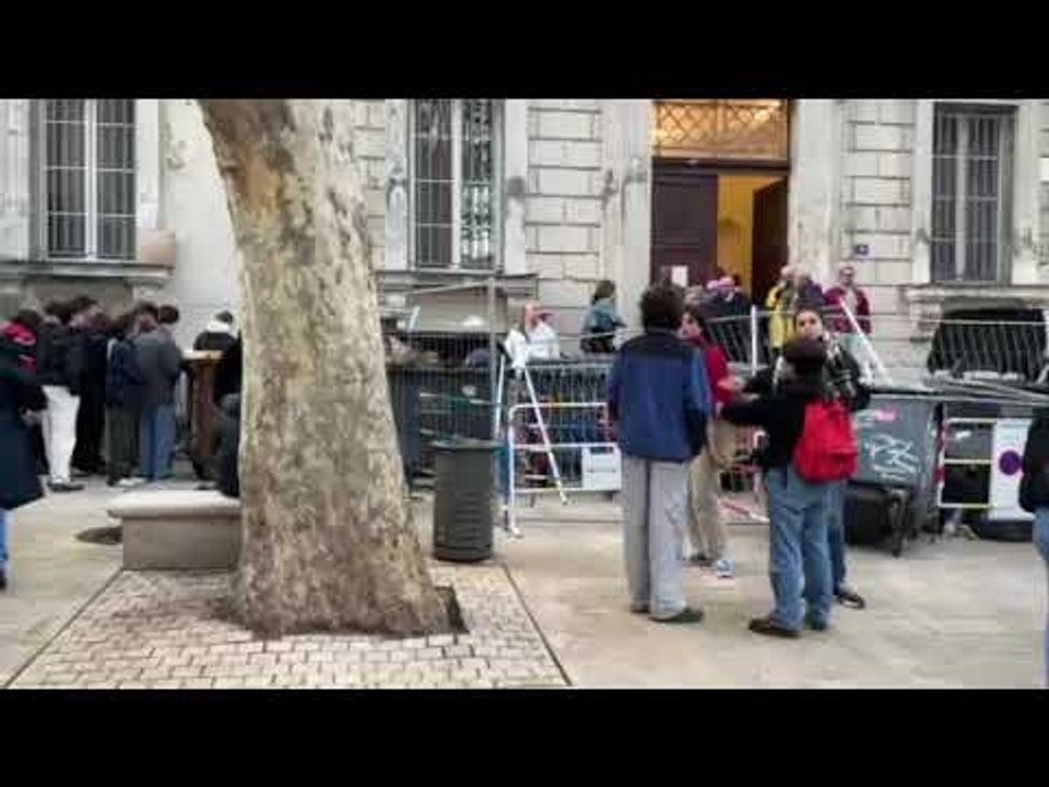 Réforme des retraites : barrage filtrant au lycée Thiers à Marseille