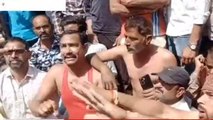इंदौर की लक्ष्मीबाई अनाज मंडी में किसानों का हंगामा,अर्धनग्न होकर किया प्रदर्शन