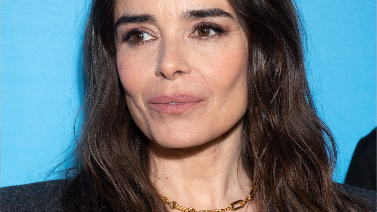 GALA VIDEO - “On a essayé” : pourquoi Élodie Bouchez a refusé de chanter pour Serge Gainsbourg