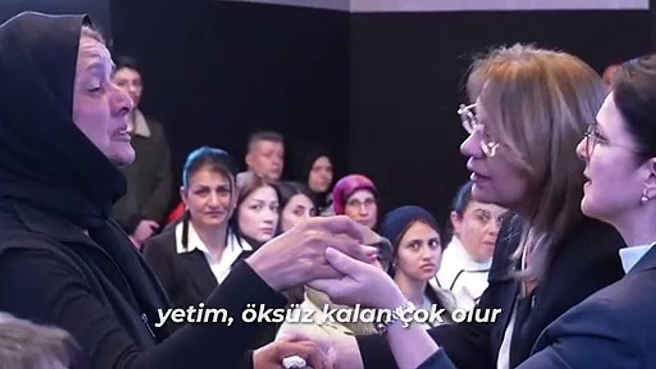 Mansur Yavaş ve eşi Nursen Yavaş, depremi yaşayan ve deprem dayanışmasına katkı sunan kadınlarla bir araya geldi