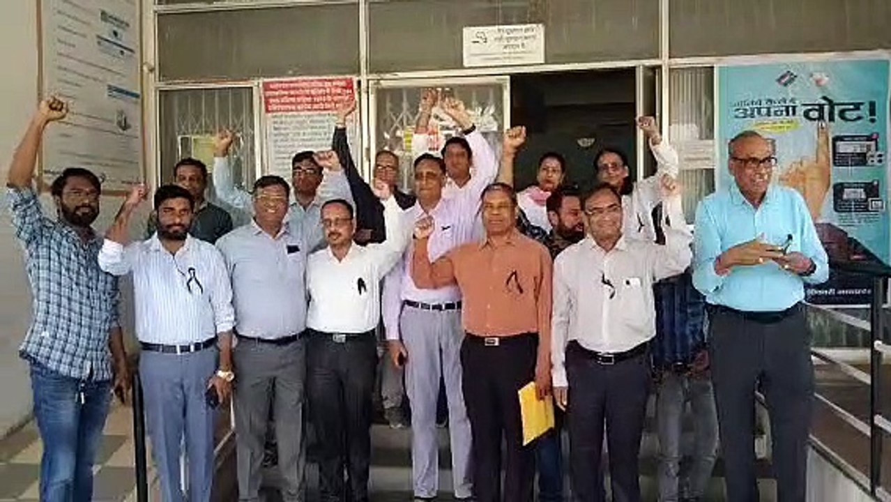 मध्यप्रदेश पटवारी संघ ने 4 सूत्री मांगों के निराकरण को लेकर सौंपा ज्ञापन
