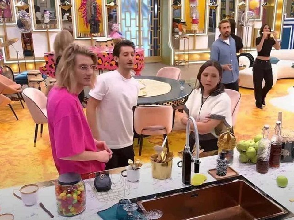 "LOL, qui rit, sort!", un auteur de l'émission révèle que Pierre Niney, Jonathan Cohen et les autres ne sont pas les auteurs à 100% de leurs ske...