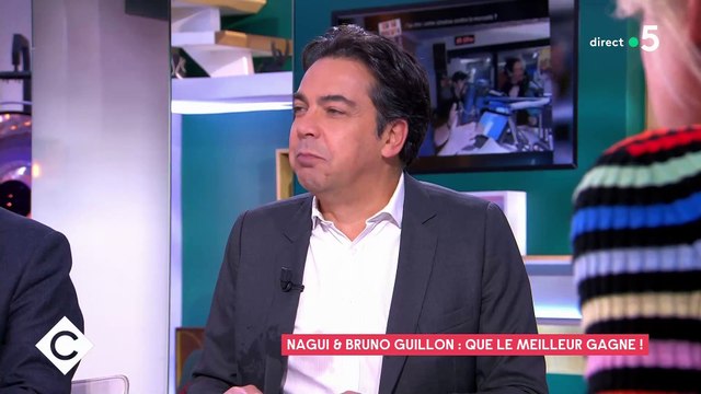 Anne-Elisabeth Lemoine trempée après une bataille d'eau sur le plateau de C à vous sur France 5 avec Nagui - Regardez