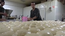 Elazığ'da Ramazan ayıyla birlikte 'Nohut Ekmek' tezgahtaki yerini aldı