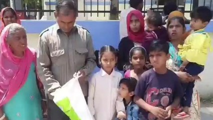 मैनपुरी: दबंगों के डर से दहशत में परिवार, शिकायत लेकर पहुंचा एसपी कार्यालय