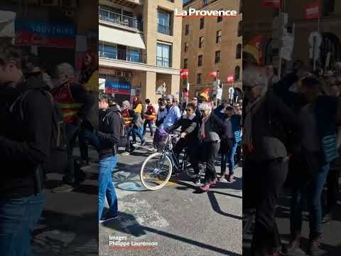 Réforme des retraites : la manifestation s'élance à Marseille