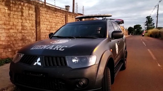 Mulher é detida pelo GDE durante operação do bairro Cascavel Velho